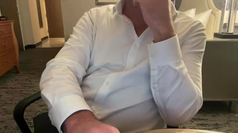 Snapshot of gqimage chatting on 26, 2, 2025 GQImage online show from 26, 2, 2025