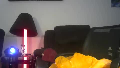 gr8peephole online show from 22, 4, 2026