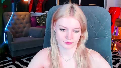 Grace Glamour online show from 5, 2, 2025