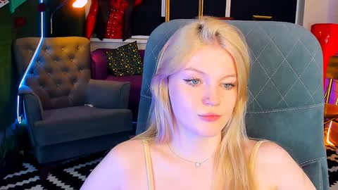 Grace Glamour online show from 5, 2, 2025