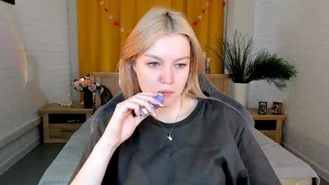 Grace Glamour online show from 4, 3, 2025