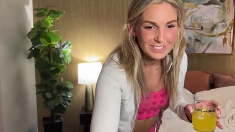 Snapshot of graciemae_baexx chatting on 31, 12, 2024 Gracie Mae online show from 31, 12, 2024