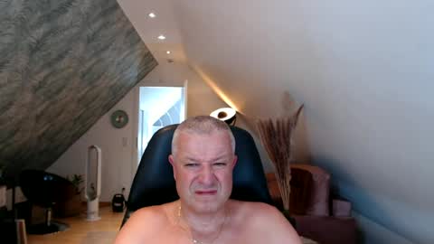 grau197077 online show from 30, 6, 2026