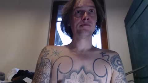 Snapshot of greenmoon88888 chatting on 2, 11, 2025 Greenmoon online show from 2, 11, 2025