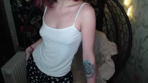 Snapshot of greenwitch9 chatting on 18, 12, 2025 Lina online show from 18, 12, 2025