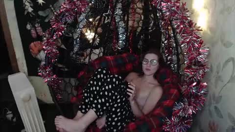 Snapshot of greenwitch9 chatting on 12, 1, 2026 Lina online show from 12, 1, 2026