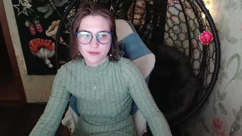Snapshot of greenwitch9 chatting on 7, 5, 2026 Lina online show from 7, 5, 2026