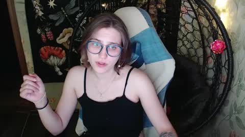 Snapshot of greenwitch9 chatting on 18, 5, 2026 Lina online show from 18, 5, 2026