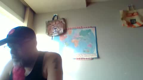 Snapshot of gregrev chatting on 19, 5, 2026 gregrev online show from 19, 5, 2026