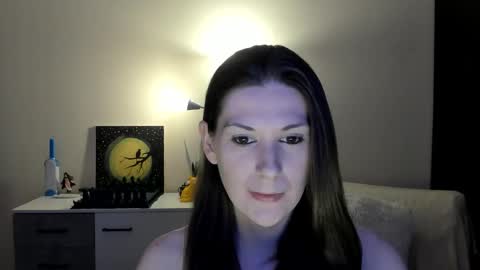 Snapshot of gretamiln chatting on 5, 12, 2025 Greta online show from 5, 12, 2025
