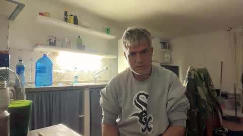 guardiannif_ online show from 25, 4, 2026