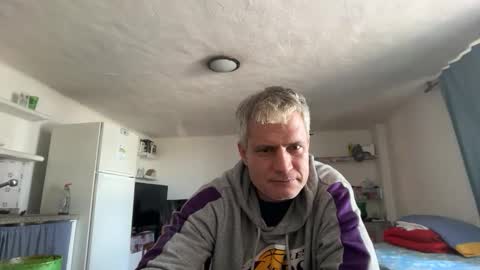 guardiannif_ online show from 28, 4, 2026