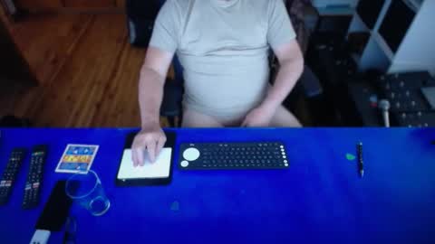 guesswhatigot2 online show from 23, 11, 2025