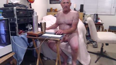 Snapshot of guitarsexgod2 chatting on 27, 3, 2026 guitarsexgod2 online show from 27, 3, 2026