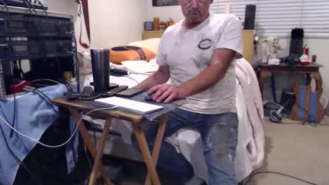 Snapshot of guitarsexgod2 chatting on 5, 4, 2026 guitarsexgod2 online show from 5, 4, 2026