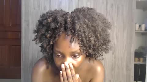 Miss Incredible online show from 28, 1, 2025