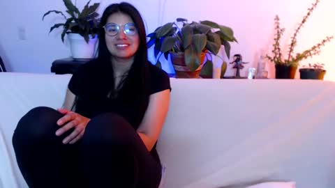 Vane blonde and Hazell black hair online show from 10, 2, 2025