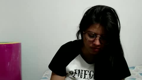 Vane blonde and Hazell black hair online show from 15, 2, 2026