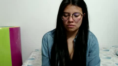 Vane blonde and Hazell black hair online show from 16, 2, 2026