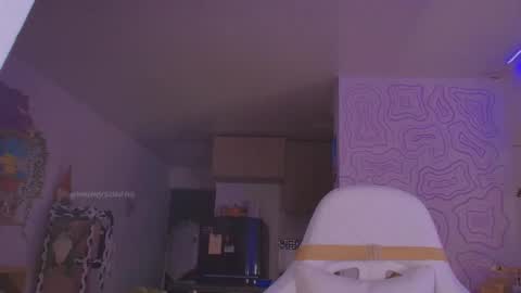 Snapshot of gummysaurus chatting on 3, 5, 2026 S online show from 3, 5, 2026