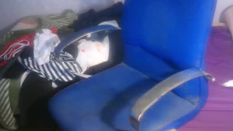 gusanito_enano online show from 9, 1, 2026