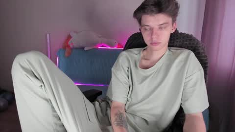 guy_liam1 online show from 15, 10, 2025