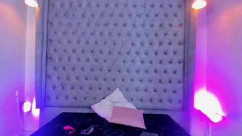 Gyal Smith online show from 7, 5, 2026