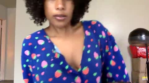 gyalxoxo online show from 13, 10, 2025