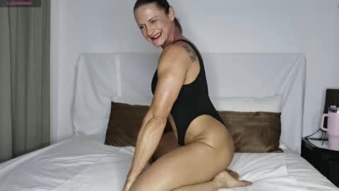 Snapshot of gymbunnie chatting on 30, 12, 2024 gymbunnie online show from 30, 12, 2024