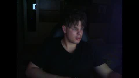 Snapshot of gymguy0505 chatting on 21, 12, 2025 gymguy0505 online show from 21, 12, 2025