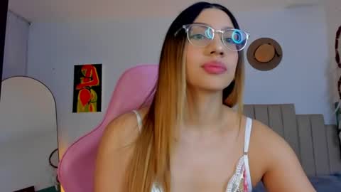 Snapshot of h3y_mia3 chatting on 14, 7, 2026 Paulina online show from 14, 7, 2026