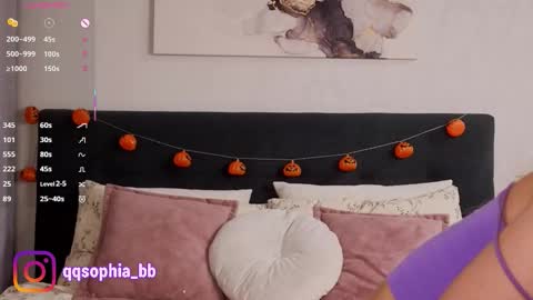 Hi Im Rebecca Glad to see you in my room  PVT is open online show from 22, 10, 2025