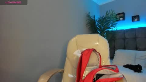 hailey_bieber_ online show from 16, 2, 2026