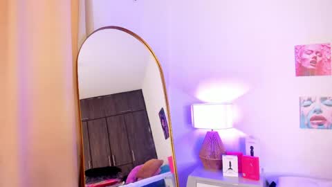 hailey_hadid online show from 25, 4, 2026