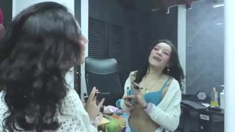 haileycat_ online show from 25, 7, 2026