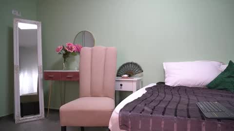 Hailey online show from 23, 9, 2025