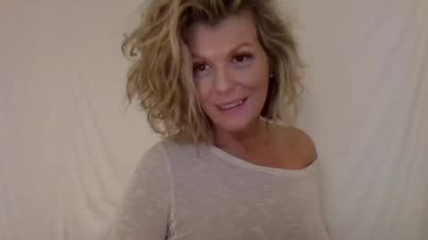 Hailey online show from 8, 12, 2024