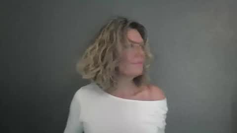 Snapshot of haileys123 chatting on 1, 4, 2026 Hailey online show from 1, 4, 2026