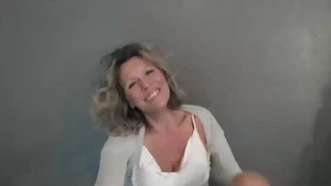 Snapshot of haileys123 chatting on 12, 4, 2026 Hailey online show from 12, 4, 2026