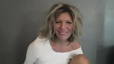 Snapshot of haileys123 chatting on 19, 4, 2026 Hailey online show from 19, 4, 2026