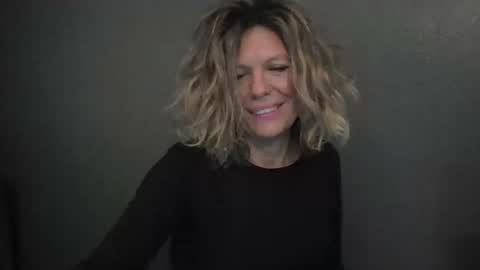 Snapshot of haileys123 chatting on 27, 4, 2026 Hailey online show from 27, 4, 2026
