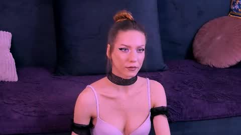 Snapshot of haileysinclair chatting on 14, 11, 2025 Carla online show from 14, 11, 2025