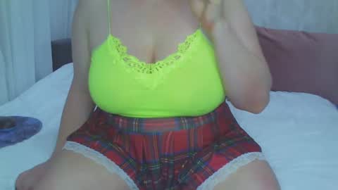 Snapshot of hairy_vi chatting on 8, 2, 2025 hairy vicky online show from 8, 2, 2025