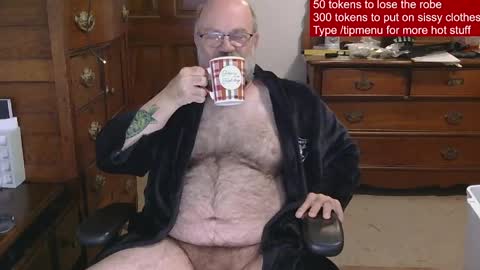 HairyDaddyBear69 online show from 28, 4, 2026
