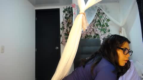 hairylatiingoddess online show from 13, 4, 2026