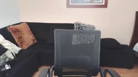 hairyncuteass online show from 17, 2, 2025