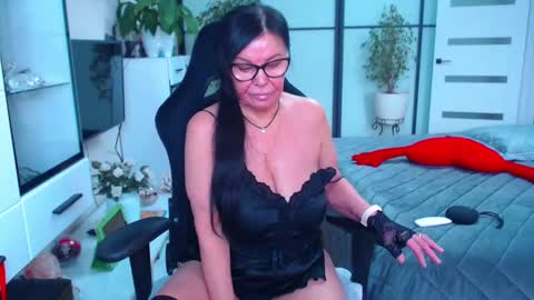 Monika online show from 8, 2, 2025