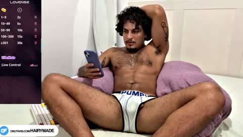 Snapshot of hairyshort chatting on 4, 10, 2025 hairy and short online show from 4, 10, 2025