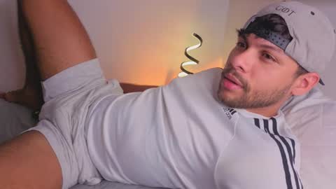 Independent       model  online show from 18, 12, 2025