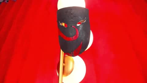 Haku Please help me with your thumbs up its important  online show from 29, 1, 2025